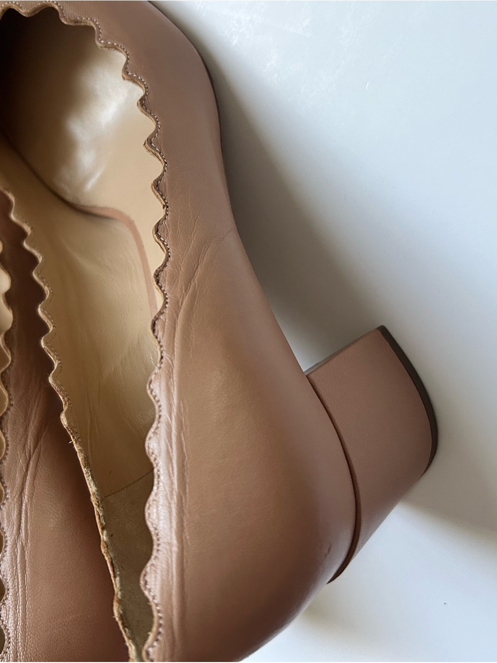 Chloe Lauren Nude Scalloped Block Heel Pump Shoes - Picture 14 of 16